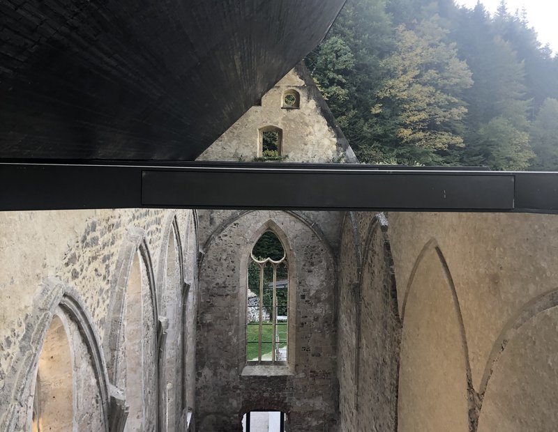 Zice-streha odprta